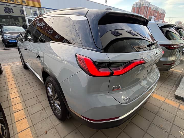 Фото 3 - Nio ES8