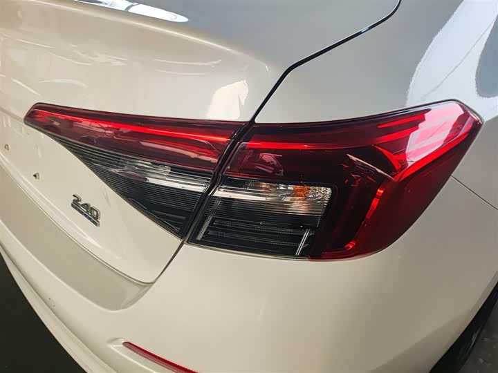 Фото 8 - Honda Civic