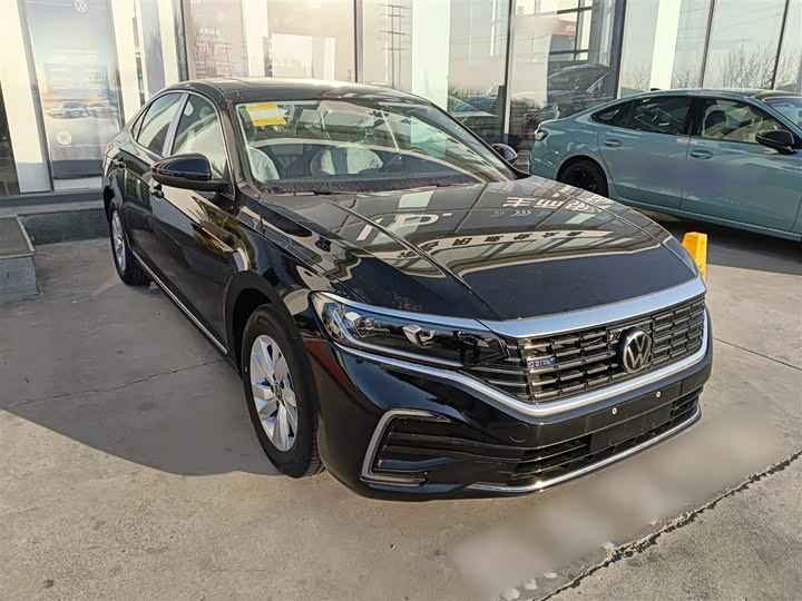 Фото 4 - Volkswagen Passat Hybrid