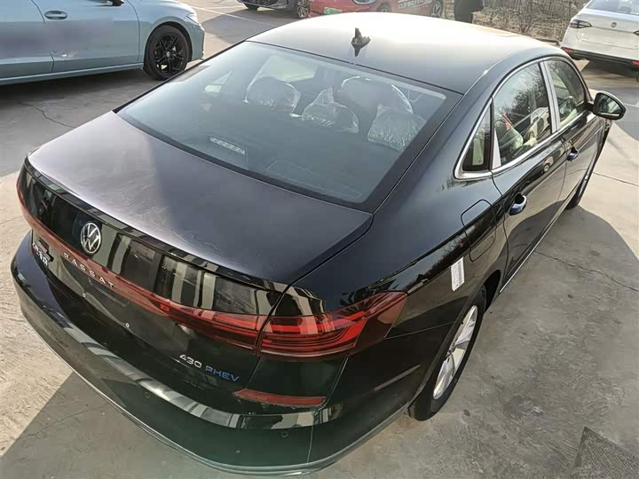 Фото 7 - Volkswagen Passat Hybrid
