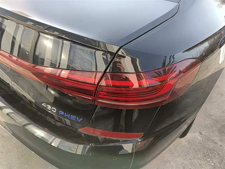 Фото 8 - Volkswagen Passat Hybrid