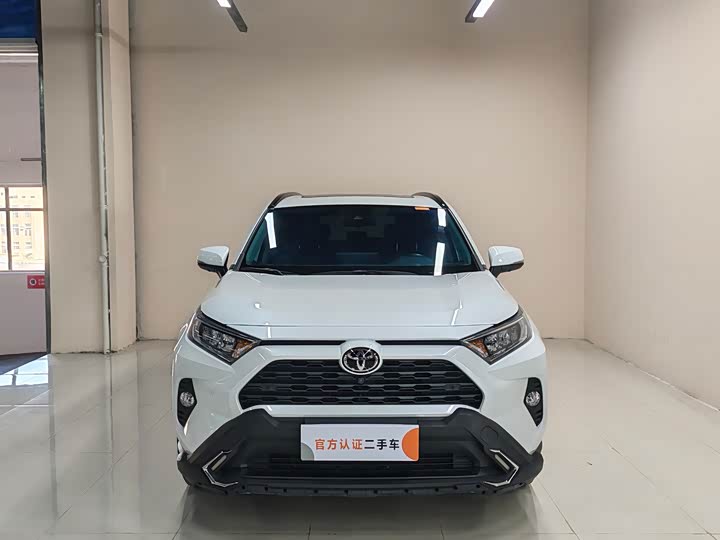 Фото 2 - Toyota RAV4