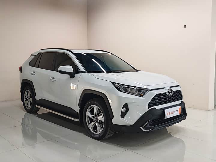 Фото 3 - Toyota RAV4