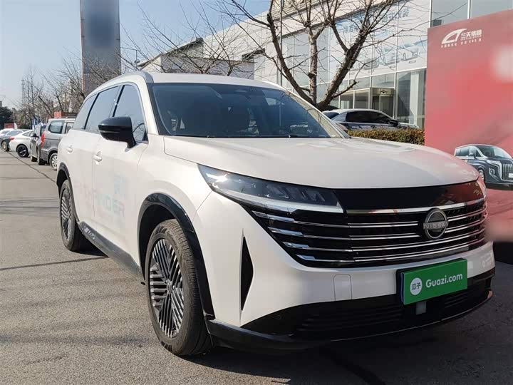 Фото 4 - Nissan Pathfinder