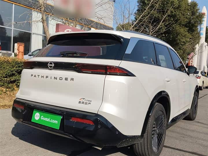 Фото 7 - Nissan Pathfinder