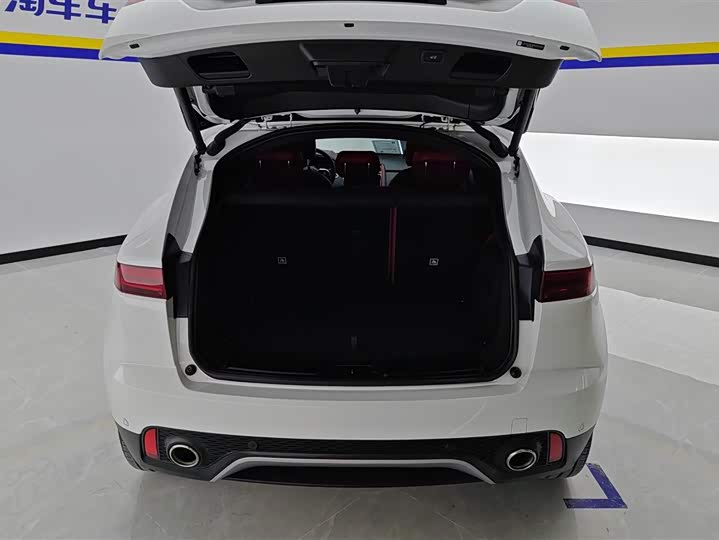 Фото 4 - Jaguar E-Pace