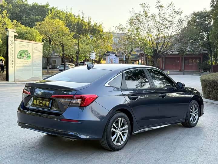 Фото 7 - Honda Civic