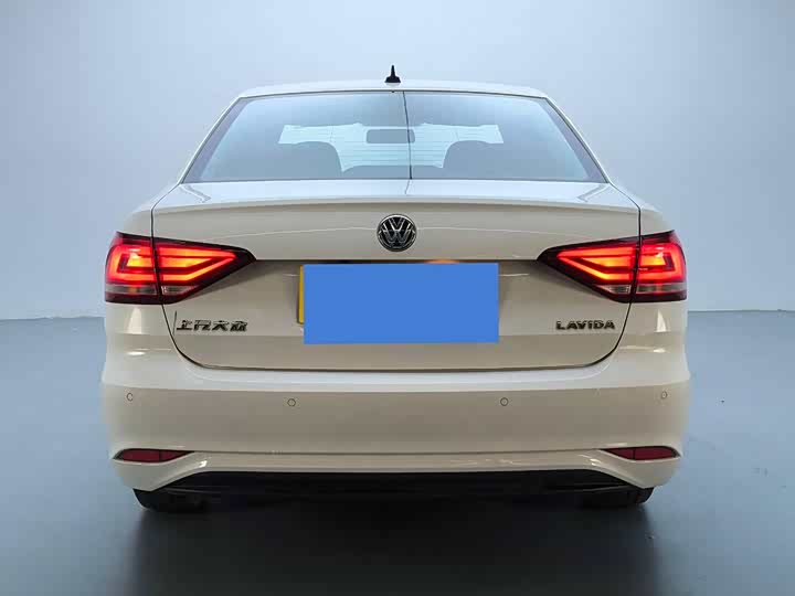 Фото 3 - Volkswagen Lavida