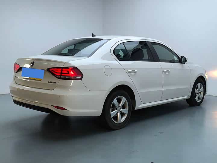 Фото 5 - Volkswagen Lavida