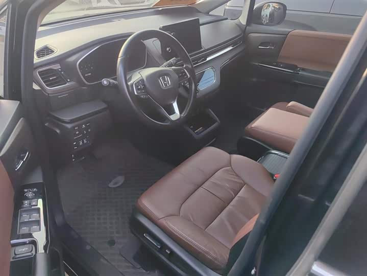 Фото 9 - Honda Odyssey