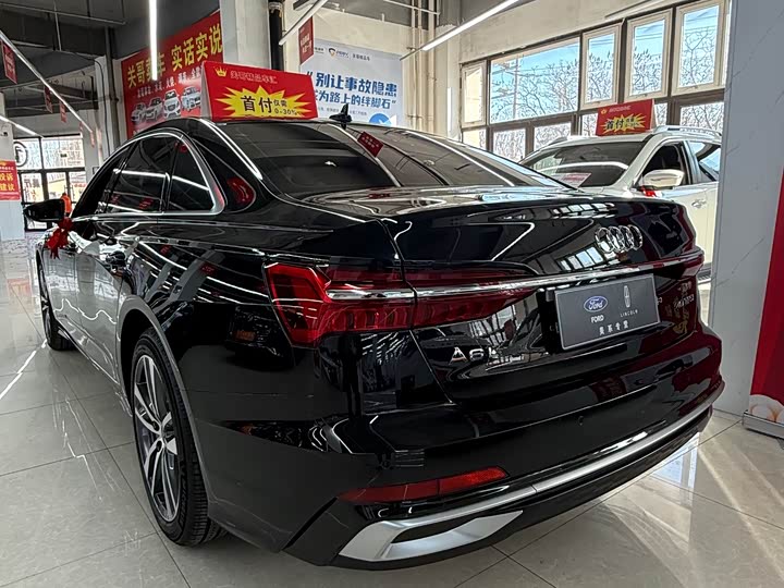 Фото 4 - Audi A6L