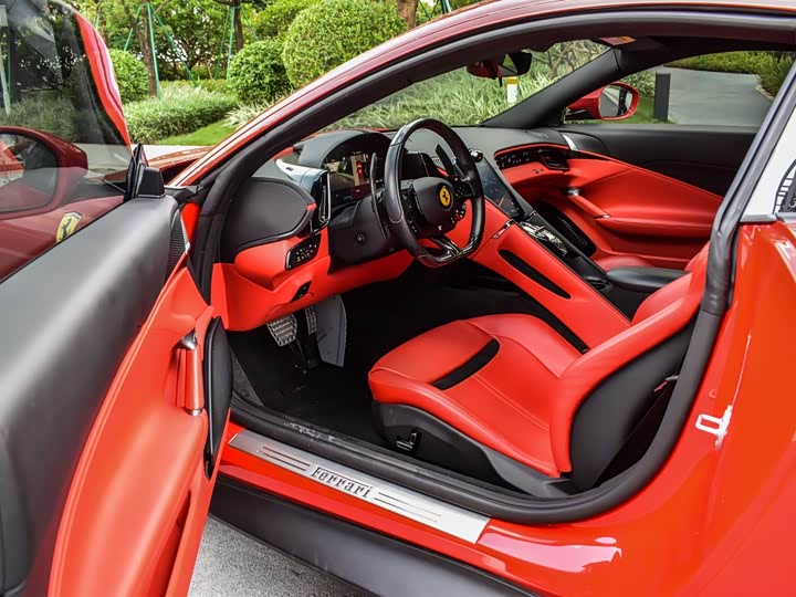 Фото 7 - Ferrari Roma