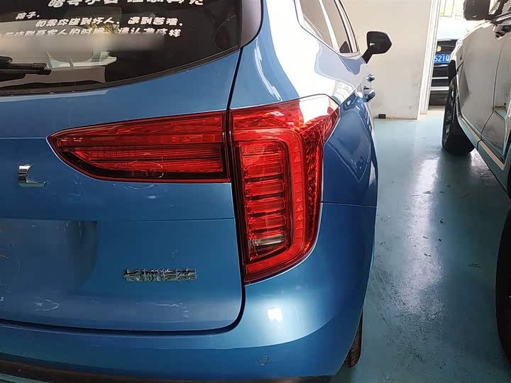 Фото 8 - Haval Jolion