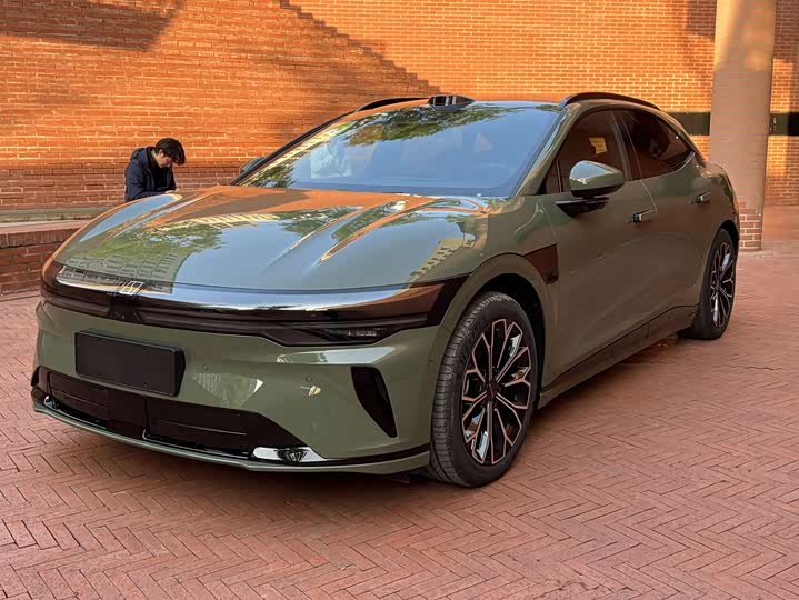 Фото 1 - Zeekr 007 GT