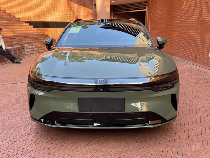 Фото 3 - Zeekr 007 GT