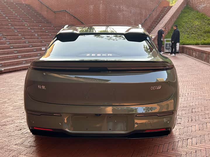 Фото 4 - Zeekr 007 GT