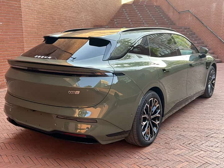 Фото 5 - Zeekr 007 GT