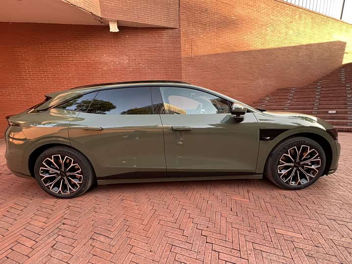 Фото 7 - Zeekr 007 GT