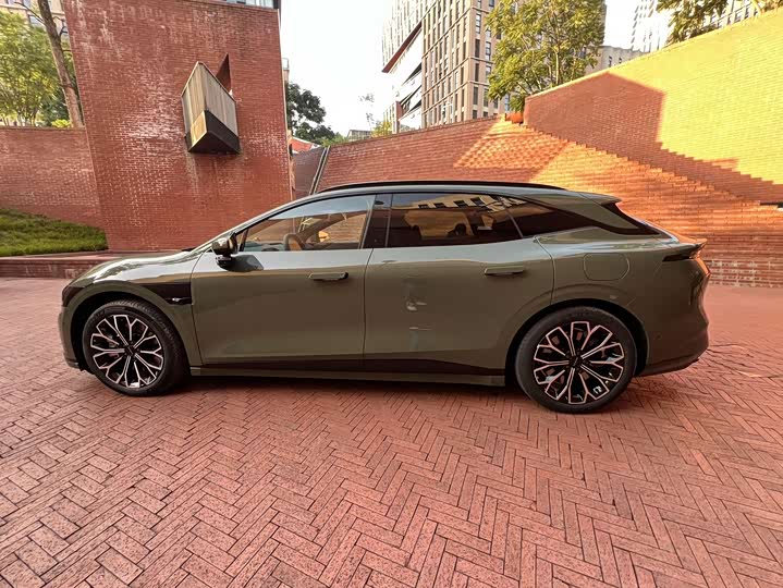 Фото 8 - Zeekr 007 GT