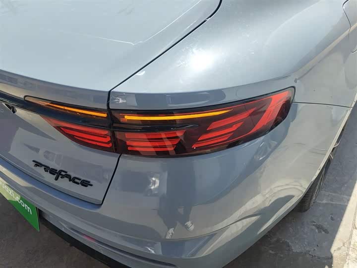 Фото 8 - Geely Preface