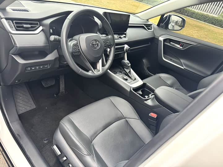 Фото 4 - Toyota Wildlander