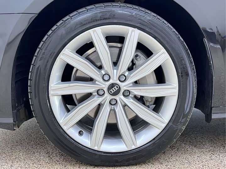 Фото 9 - Audi A6