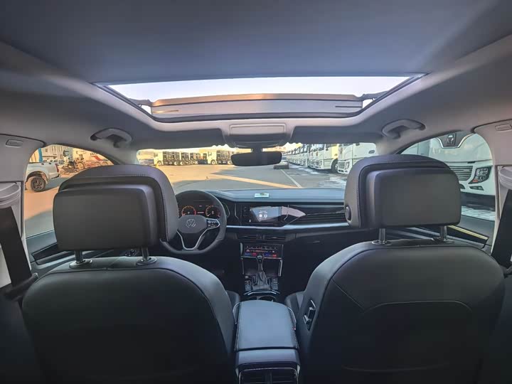 Фото 4 - Volkswagen Passat