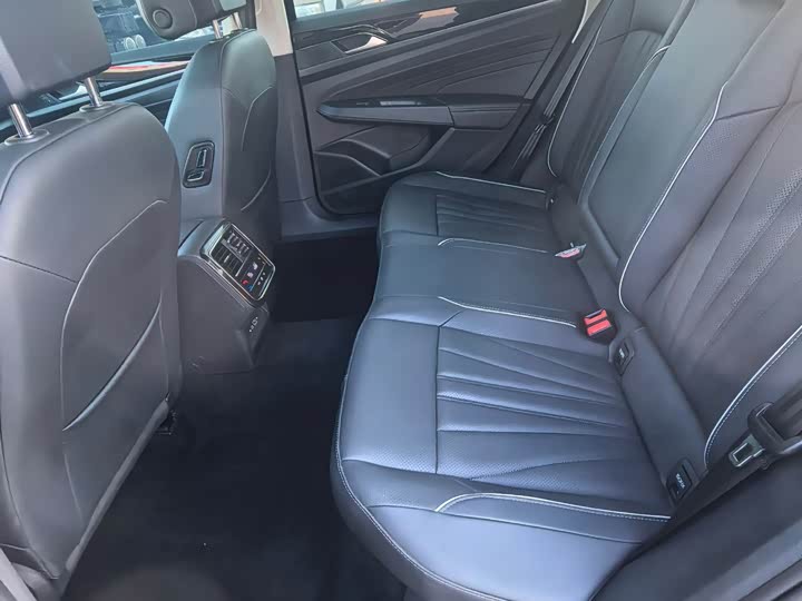 Фото 6 - Volkswagen Passat