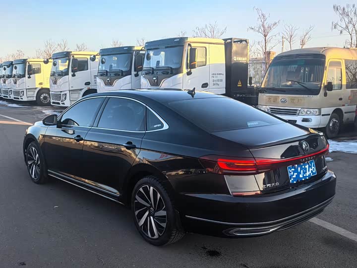 Фото 7 - Volkswagen Passat