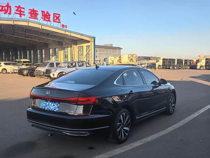 Фото 9 - Volkswagen Passat