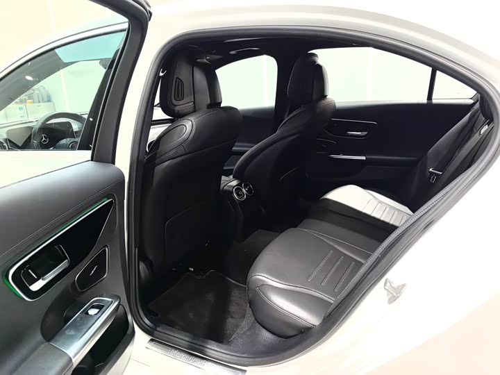 Фото 7 - Mercedes-Benz C-Class