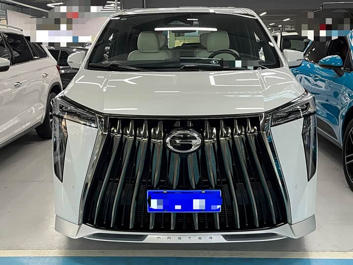 Фото 2 - GAC Trumpchi M8