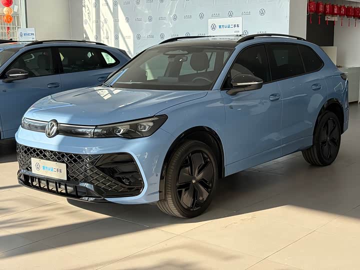 Фото 1 - Volkswagen Tiguan L Pro