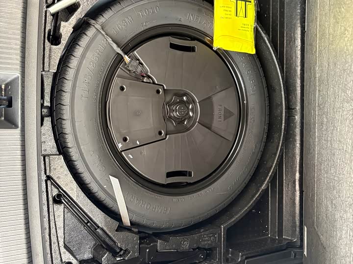 Фото 8 - Volkswagen Tiguan L Pro