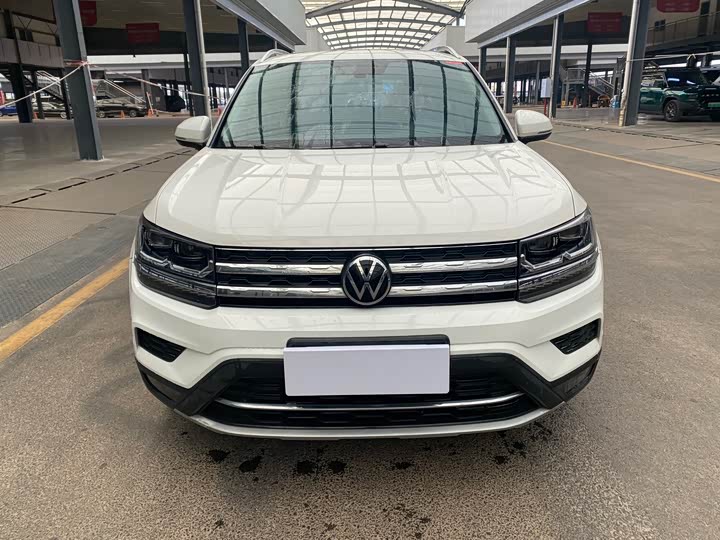 Фото 2 - Volkswagen Tharu