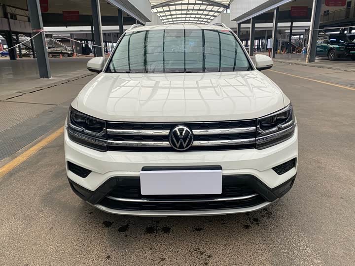 Фото 3 - Volkswagen Tharu