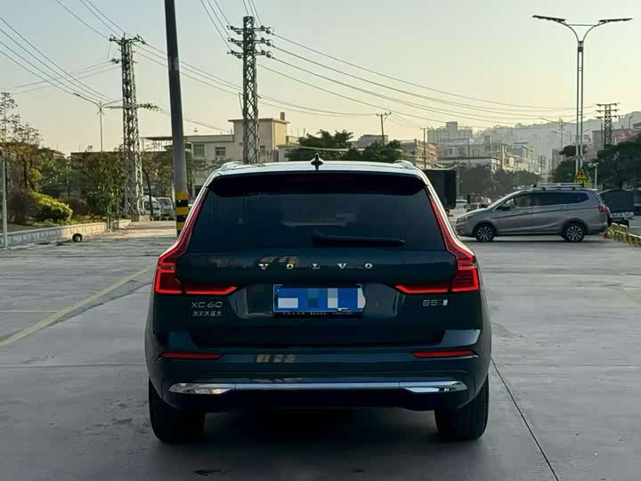Фото 8 - Volvo XC60