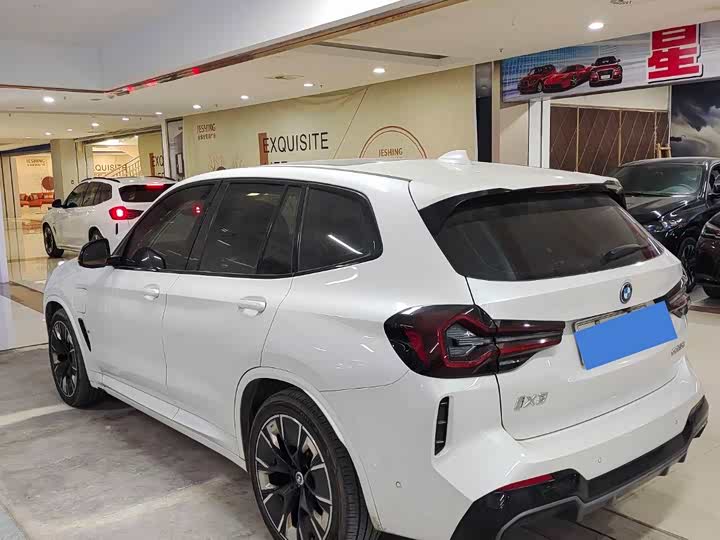 Фото 9 - BMW iX3