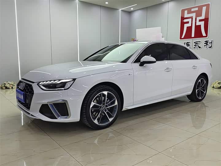 Фото 1 - Audi A4L