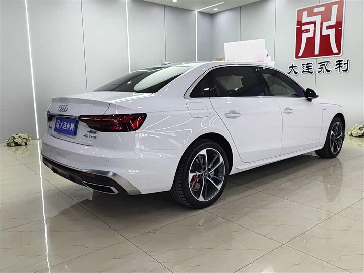 Фото 6 - Audi A4L