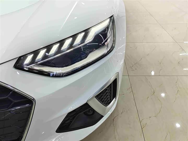 Фото 7 - Audi A4L