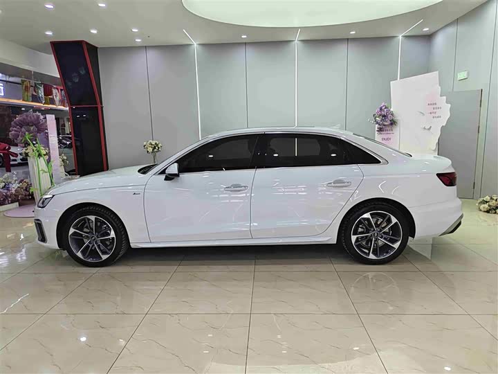 Фото 9 - Audi A4L