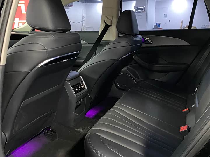 Фото 5 - Hongqi H5