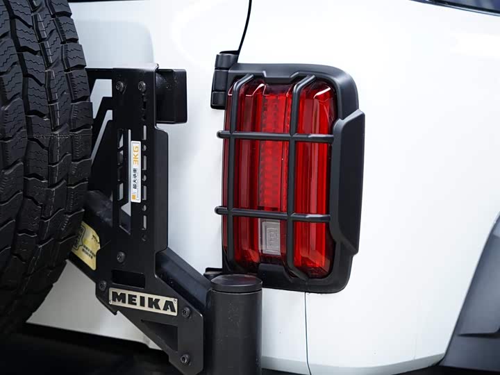 Фото 5 - Tank 300