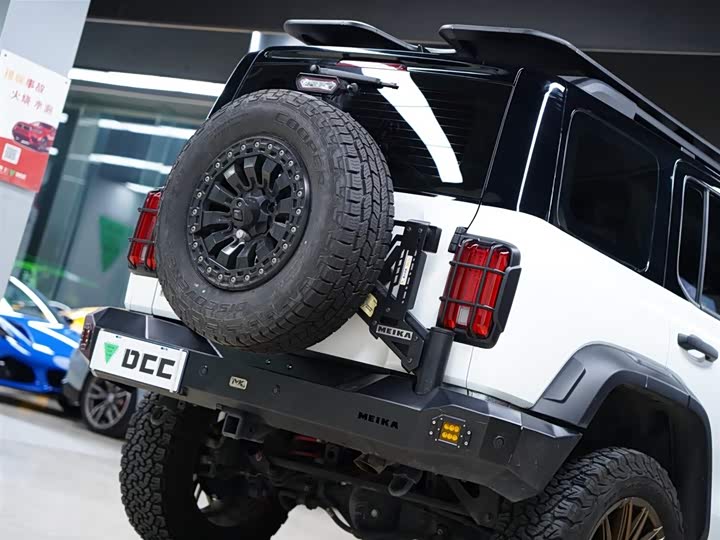 Фото 6 - Tank 300