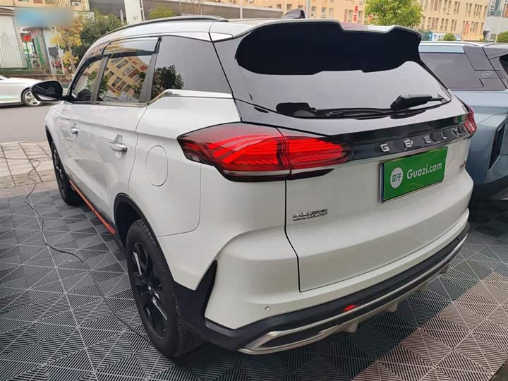 Фото 5 - Geely Atlas