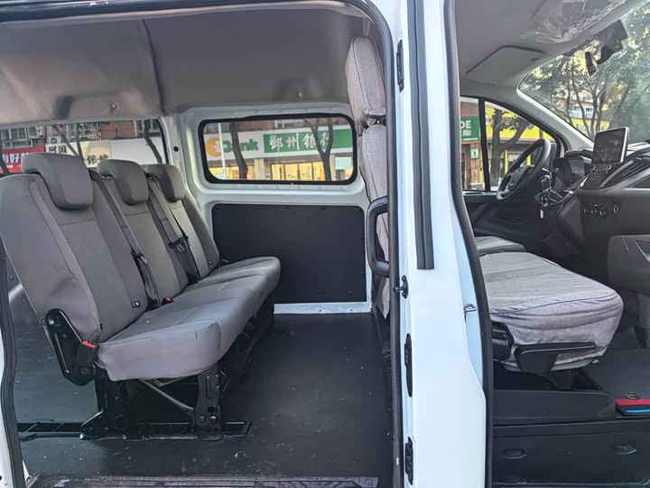 Фото 7 - Ford Transit