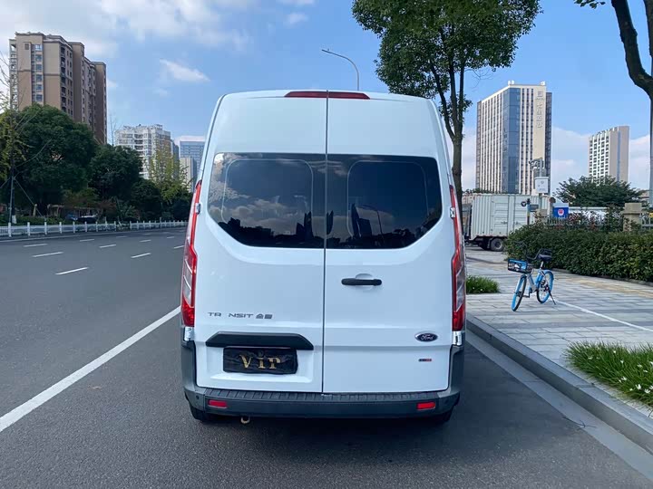 Фото 9 - Ford Transit