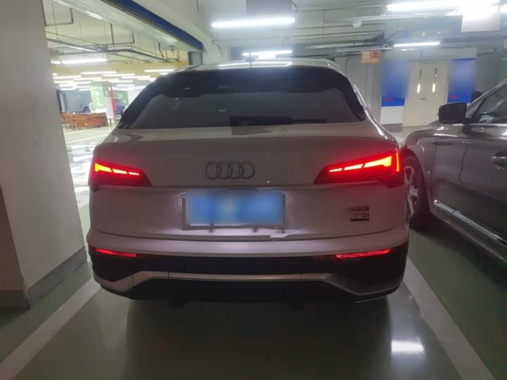 Фото 6 - Audi Q5L Sportback