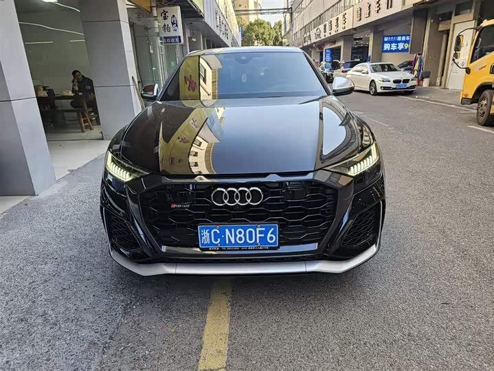 Фото 2 - Audi RS Q8